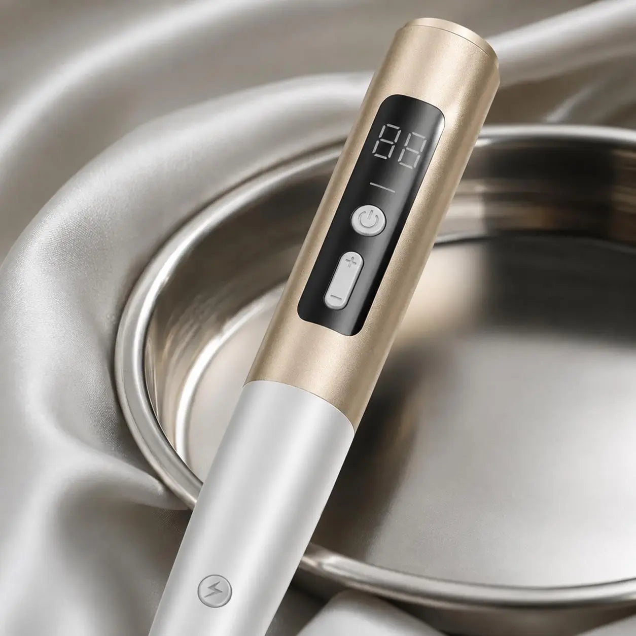 Elevate Your Skincare Routine with the Rechargeable Beauty Pen - Adjustable Blackhead Remover & Pore Cleansing Tool with USB Rechargeable Convenience